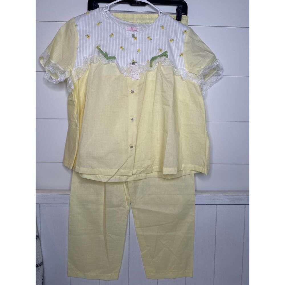 Lady Weldon New Vintage 2-Pc Yellow Pajama Set (65 Poly/35 Cotton) Size 36 MED